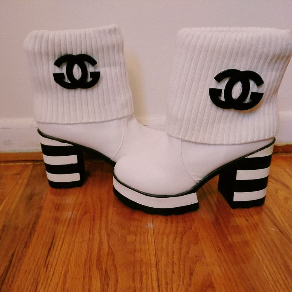 Women's White High Ankle Boots Size M (7-8)